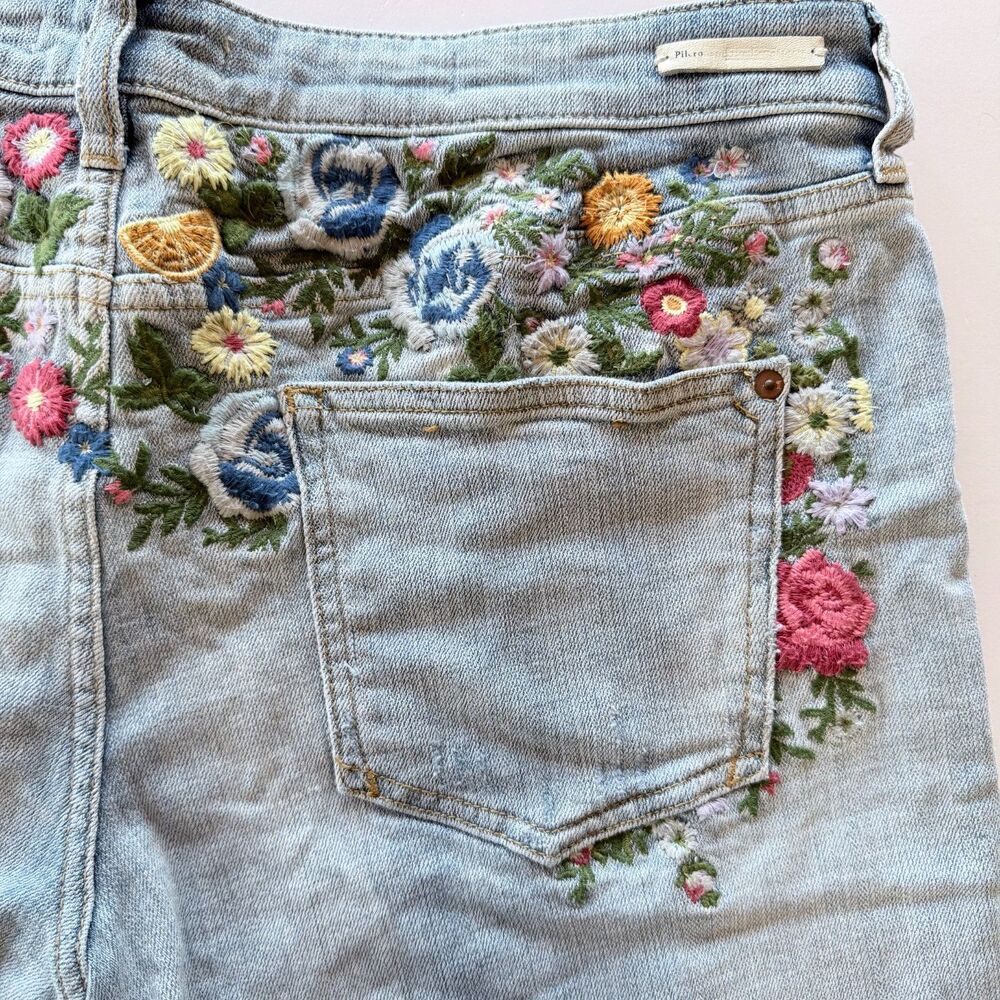 Anthropologie Pilcro Embroidered Boyfriend Denim Shorts Size 30 Boho Floral EUC - Picture 8 of 14